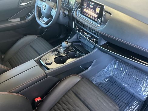 New 2026 Nissan Rogue SV AWD/4WD image 16
