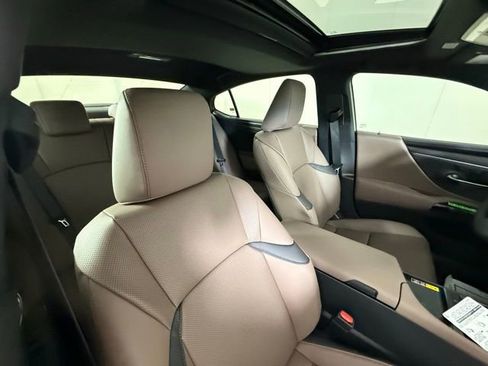 New 2025 Lexus ES 350 w/ Premium Package image 34