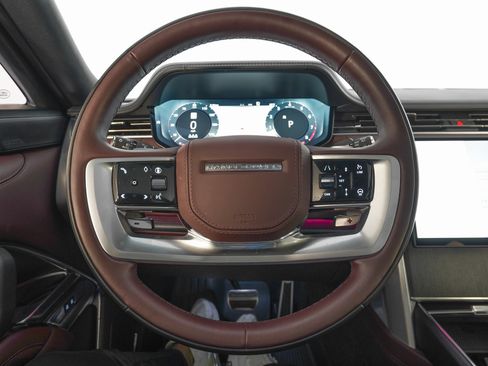 Used 2025 Land Rover Range Rover SE image 18