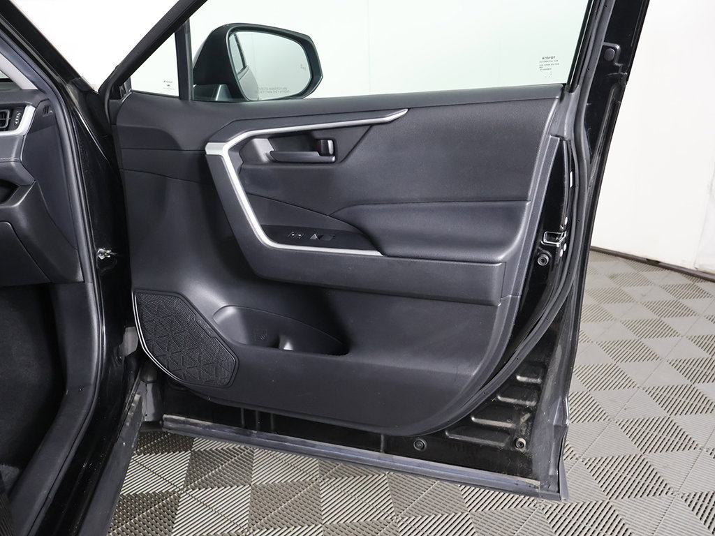 Used 2021 Toyota RAV4 LE w/ Carpet Mat Package (TMS) AWD/4WD image 20