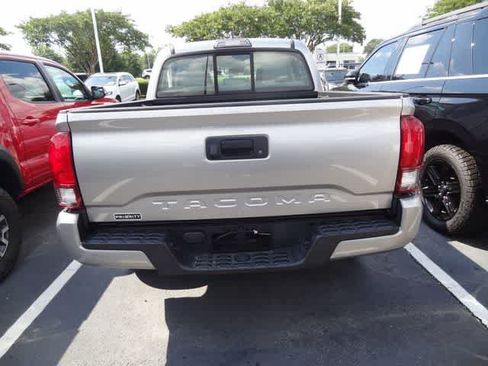 Used 2018 Toyota Tacoma SR w/ SR Convenience Package RWD image 5