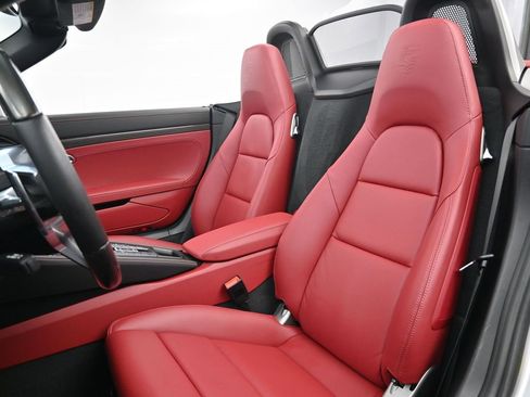 Certified 2025 Porsche 718 Boxster GTS image 5