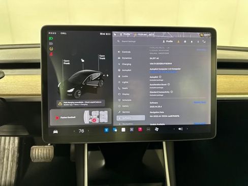 Used 2018 Tesla Model 3 Long Range image 22