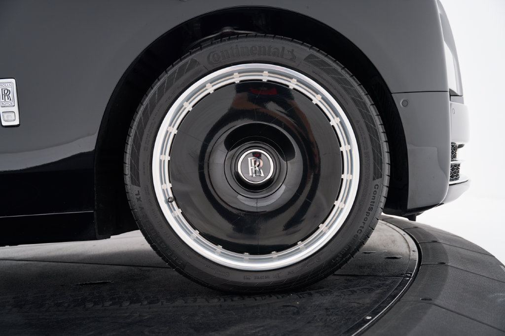 Used 2026 Rolls-Royce Phantom Sedan RWD image 35