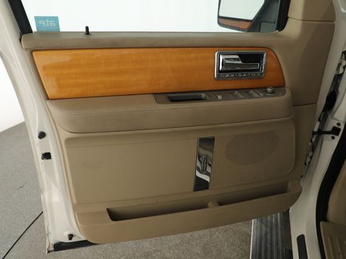 Used 2007 Lincoln Navigator 2WD image 18