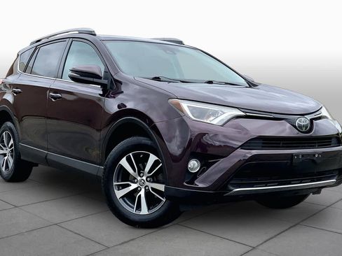 Used 2017 Toyota RAV4 XLE AWD/4WD image 3