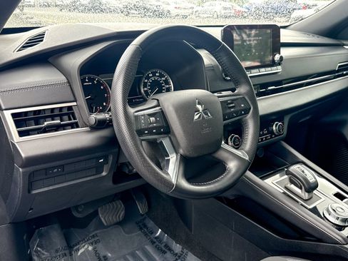 Used 2022 Mitsubishi Outlander SEL Black Edition AWD/4WD image 17