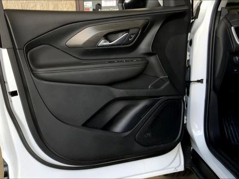 Used 2023 GMC Terrain SLE w/ Driver Convenience Package image 20