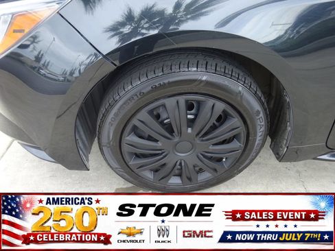 Used 2022 Toyota Corolla LE FWD image 9