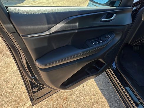 New 2025 Jeep Grand Cherokee L Altitude image 14