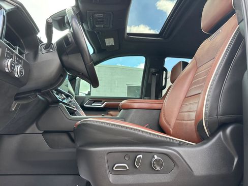 Used 2025 GMC Sierra 2500 Denali Ultimate image 16
