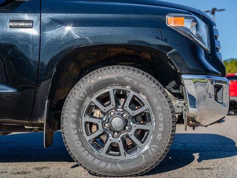 Used 2021 Toyota Tundra SR5 w/ Trail Edition image 9