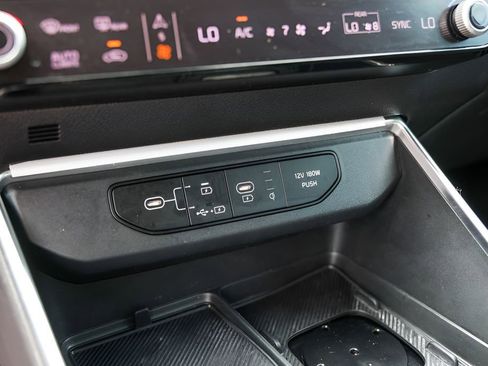 Used 2025 Kia Carnival SX FWD image 19