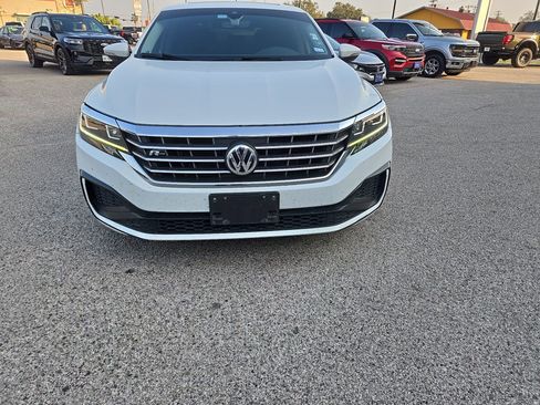 Used 2020 Volkswagen Passat 2.0T R-Line image 12