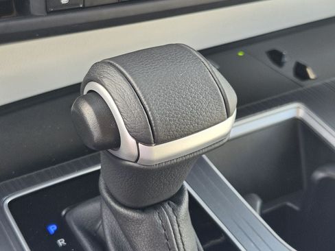 Used 2026 Toyota Sienna XLE FWD image 21