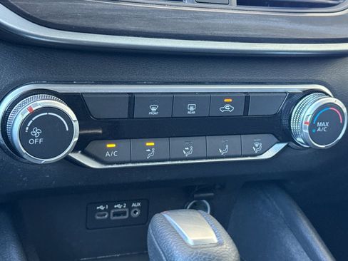 Used 2025 Nissan Altima 2.5 SV FWD image 19