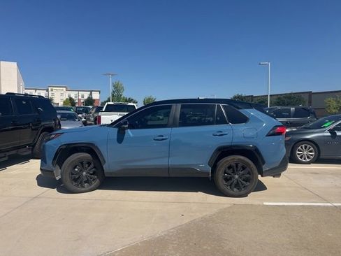 Used 2023 Toyota RAV4 XSE AWD/4WD image 5