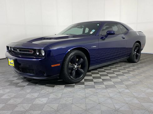 Used 2015 Dodge Challenger R/T Plus RWD image 5