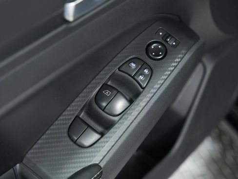 Used 2024 Nissan Altima 2.5 SV image 23