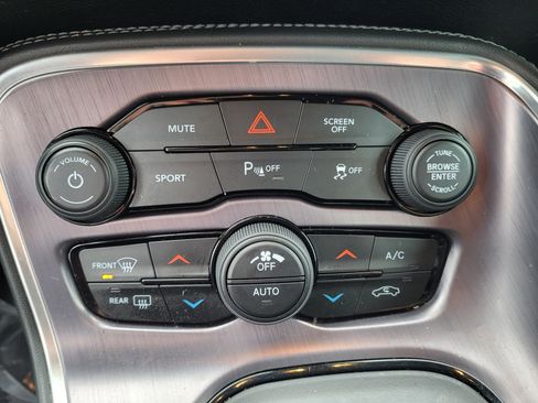 Used 2017 Dodge Challenger R/T image 15