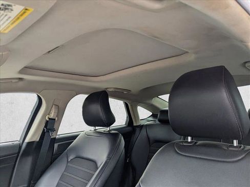 Used 2017 Ford Fusion SE image 18