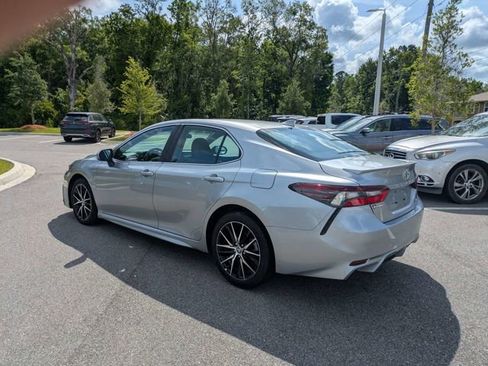 Used 2024 Toyota Camry SE FWD image 5