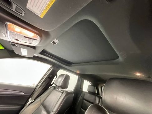 Used 2019 Jeep Grand Cherokee Limited AWD/4WD image 6