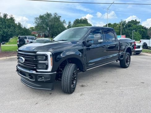 New 2026 Ford F250 Platinum w/ FX4 Off-Road Package AWD/4WD image 3