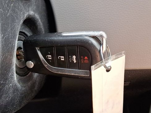 Used 2020 Toyota Corolla LE image 22