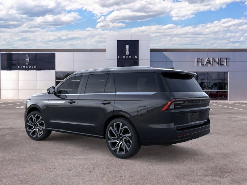 New 2026 Lincoln Navigator Reserve AWD/4WD image 4