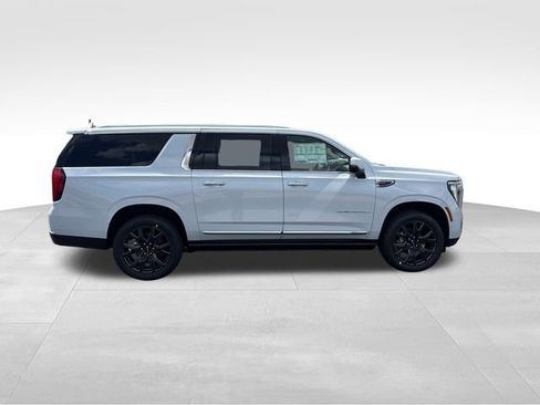 New 2026 GMC Yukon XL Denali w/ Sun & Power Step Package AWD/4WD image 6