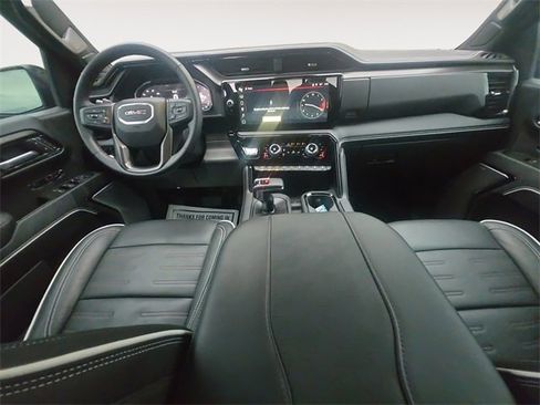 Used 2025 GMC Sierra 1500 AT4X image 10