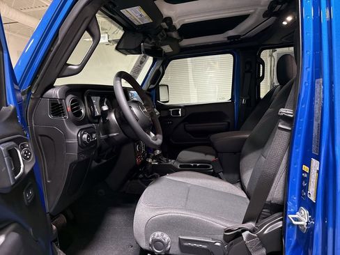 Used 2024 Jeep Wrangler Unlimited Rubicon w/ Capability Package AWD/4WD image 20