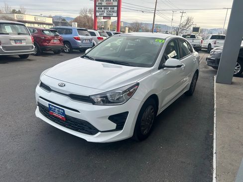 Used 2021 Kia Rio S image 2