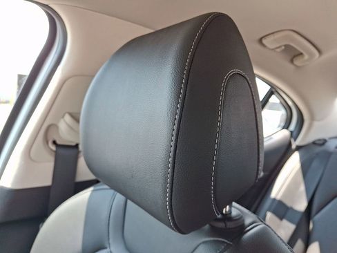 Used 2023 Genesis G70 2.0T AWD/4WD image 18