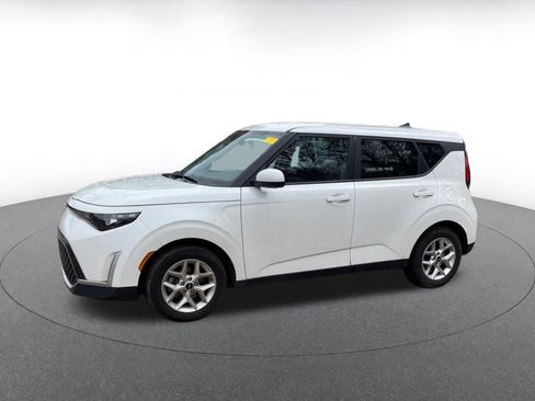 Used 2025 Kia Soul LX w/ LX Technology Package image 8