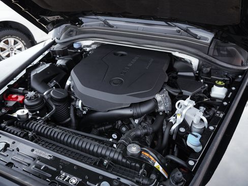 Used 2024 INEOS Grenadier Station Wagon AWD/4WD image 39