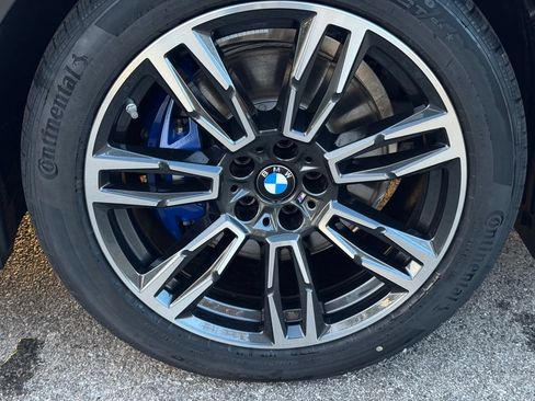 Used 2026 BMW 530i xDrive w/ M Sport Package AWD/4WD image 7