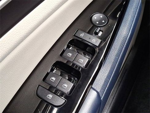 Certified 2024 Kia Sportage EX image 22