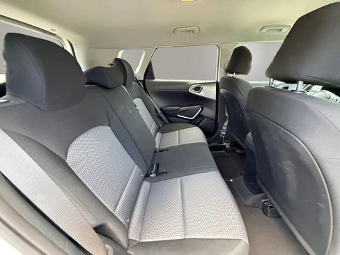 Used 2023 Kia Soul LX w/ LX Technology Package FWD image 13