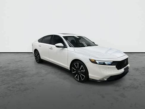 Used 2025 Honda Accord Touring image 5