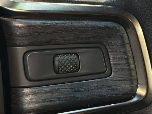 Used 2024 Rivian R1S Adventure AWD/4WD image 25