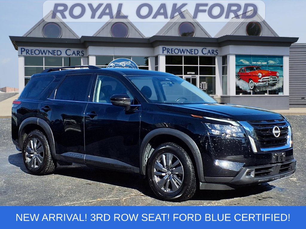 Used 2025 Nissan Pathfinder SV FWD image 1