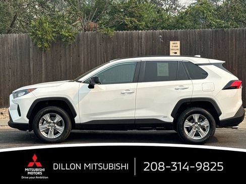 Used 2022 Toyota RAV4 LE AWD/4WD image 10