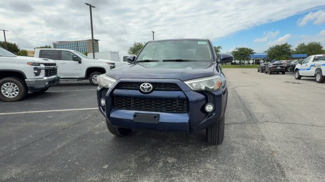 Used 2016 Toyota 4Runner SR5 AWD/4WD image 3