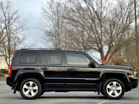 Used 2014 Jeep Patriot Latitude w/ Sun/Sound Group image 4