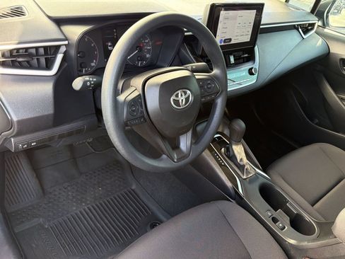 Certified 2025 Toyota Corolla LE FWD image 4