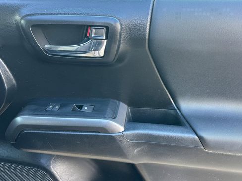 Used 2021 Toyota Tacoma TRD Off-Road w/ Technology Package image 20