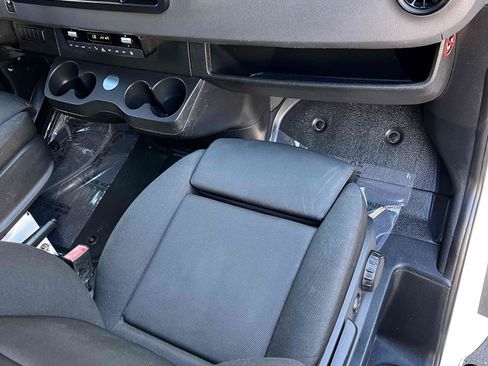 Used 2019 Mercedes-Benz Sprinter 2500 w/ Driver Convenience Package image 74