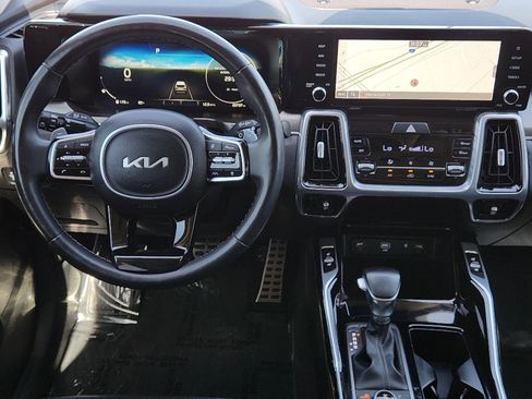 Certified 2023 Kia Sorento SX image 10